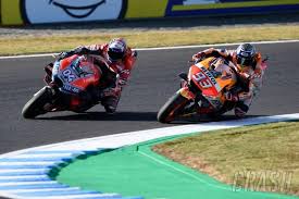 Valentino rossi (movistar yamaha) finis di tiga besar klasemen akhir motogp 2018 setelah gp valencia. Klasemen Motogp 2018 Rossi Jatuh Dovizioso Mantap Di Peringkat Kedua