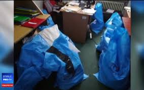 Mamă eroină ce indemnizaţii pot incasa mamele cu mai mulţi copii. Mii De Cereri Pentru Un Ajutor Inexistent De MamÄ EroinÄ Mi A Zis CÄ Primesc Medalion Stirileprotv Ro