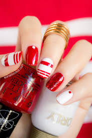 What can be more refreshing than flower nail designs? Like Red And White We Mix And Match New Nail Design