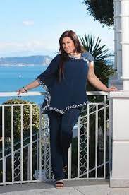 Tute eleganti donne curvy taglie comode. 93 Idee Su Abiti Taglie Comode Abiti Vestiti Abbigliamento