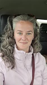 Lesley Sheppard's Instagram, Twitter & Facebook