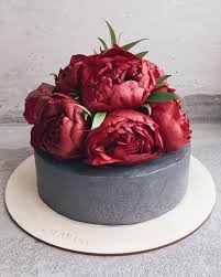 Fresh flowers on cakes decorating ideas. Grey Cement Cake With Fresh Red Flower Cake Decorating Ideas Fresh Flower Cake Cake Design Flower Cake Decorations