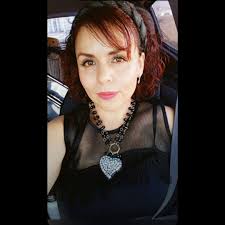 No estás vieja, solo tienes el corte SEÑORIAL incorrecto. 💄