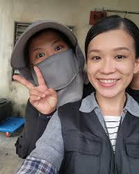 才子@marklee_films 的个人画展正在进行中不要错过，也许就这样巧遇美女了呢？😝 oh。。还有帅哥😂 btw it's a great  bonding time with my bestie @suyinglim I recalled that some of our  conversations were funny🤣 These look like roots