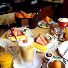 Cafe Museum Die Fruhstuckerinnen Osterreich Essen Essen Und Trinken Lebensmittel Essen