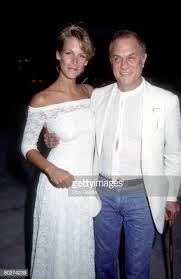 While her mom chooses the public eye for her career and has made a difference in her fans' lives doing so, guest prefers her own path. Actress Jamie Lee Curtis With Her Father Tony Curtis At A Screening Jamie Lee Curtis Jamie Lee Curtis Daughter Lee Curtis