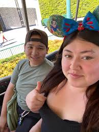 What are some food recommendations at Disneyland?