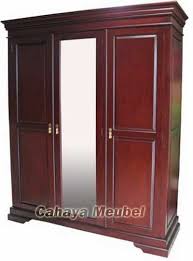 Harga lemari pakaian sliding 3 pintu kayu bloktik putih minimalis. Pin Di Meja Jati