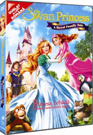 Barbie, împreună cu prietenele sale, teresa și renee, se transformă din niște sportive care se antrenează intensiv în spioane sub acoperire în această nouă aventură plină de acțiune! Printesa Lebada 5 Povestea Unei Familii Regale The Swan P