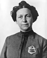 🇺🇸 In 1908, Aurora “Lola” Greene Baldwin was hired by the Portland,  Oregon Police Department and became the first sworn female police officer  in the United States. With full police authority, Detective