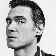 Billy Crudup Steals 'Jay Kelly' Just by Reading a Menu