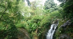 Tak ada apa pun di sini! Batu Tumpang Dan Curug Cigentis Karawang Rudinazar Com