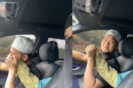 Check spelling or type a new query. Ustaz Romantis Video Bollywood Ebit Lew Usap Tangan Isteri Ke Pipi Cetus Rasa Bahagia Terasa Segar Muka Viral Mstar