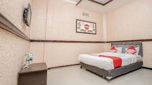 Area attractions, including d'topeng kingdom museum and museum angkut are located only a short walk from oyo 564 bunga matahari guest house and hotel batu. Hotel Murah Di Batu Malang Mulai Rp 70 Ribuan Buat Liburan Akhir Pekan Tribun Travel