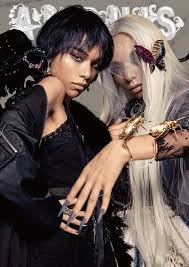 女王蜂アヴちゃん、写真集『AMPHIS Avuchan』自身プロデュース衣装など見どころ満載 | Daily News | Billboard  JAPAN