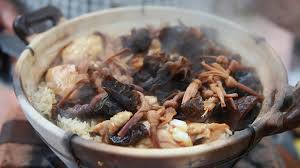 Today, gertrude, from my kitchen snippets, une très talentueuse 'food blogger' malaisienne (a very talented malaysian food blogger), currently living in pennsylvania, is sharing with us her recipe for claypot chicken rice! Claypot Chicken Rice Chicken Recipes Sbs Food