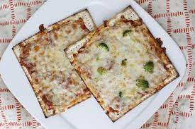 Matzah Pizzas Weelicious Recipe Weelicious Recipes Matzah Recipes