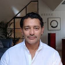 Alan Teal's Instagram, Twitter & Facebook