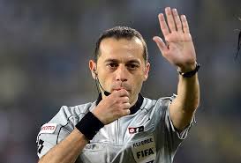 Spor toto süper lig'de beşiktaş ile fenerbahçe arasında oynanacak maçta düdük çalacak fifa kokartlı hakem çakır, kariyerindeki 23. Fenerbahce Galatasaray Derbisinin Hakemi Cuneyt Cakir Sporhd Turkiye Nin En Durust Spor Sitesi Spor Haberleri Futbol Basketbol Nba Yabanci Ligler Voleybol Ve Daha Fazlasi