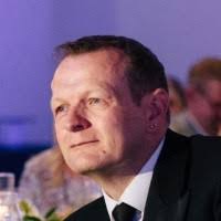 100+ "Simon Wallace" profiles