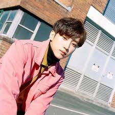 He was a member of boy group b1a4. Jung Jin Young ì •ì§„ì˜ Facebook