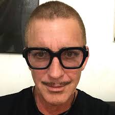 Turns out all Greta Thunberg needed to smile was a sandwich from an IDF  soldier.