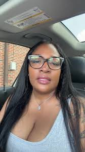 Nina Curry (@ninabina74)