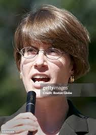 Maureen Perry's Instagram, Twitter & Facebook