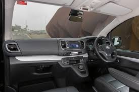 Está diseñado para estilos de vida activos. Interior Toyota Proace Verso Compact Uk Spec 2016 Pr