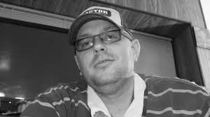 Automatically Colorize B&W Photos With This Twitter Bot