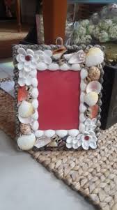 Gunting kardus, sebanyak 4 buah dengan ukuran 12 x 12 cm atau persegi. Ini Dia Frame Foto Gantung Untuk Dekorasi Rumah Yang Lebih Menarik 2020