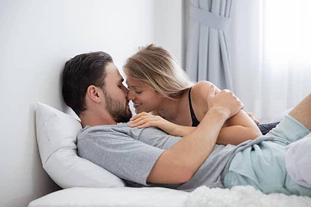 40,170+ Cặp đôi Trên Giường Pictures Ảnh, Ảnh Và Hình Nền Để Tải Về Miễn Phí - Pngtree