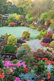 C'est pour beaucoup une satisfaction de voir les premiers signes de l'automne, le vrai, pas celui annoncé par le calendrier le mois passé. Butchart Gardens In Victoria Bc Canada I Want My Little Yard To Look Like This Jardin D Automne Beaux Jardins Idees De Jardin Fleur