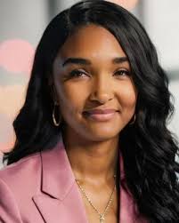 Ashley Cunningham's Instagram, Twitter & Facebook