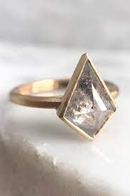 21 Unique Engagement Rings That Stand Out From The Crowd In 2020 Geometric Engagement Ring Morganite Engagement Ring Rose Gold Unique Engagement Rings Rose Gold