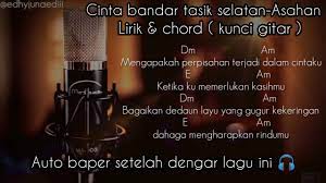 Dm am mengapakah perpisahan terjadi dalam cintaku e am ketika ku memerlukan kasihmu dm am kota tasikmalaya mencermin kenangan syahdu e am berderai air mata hidupku interlude : Cinta Tasikmalaya Asahan Lirik Chord Kunci Gitar Harry Parintang Youtube