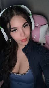I'm live right now come hop in ! https://twitch.tv/nevaehbih