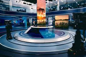 Je ziet ook nog wat continuity en het weerbericht met de stem van lynn. Gloednieuwe Vtm Nieuws Studio In Antwerpen Play Av