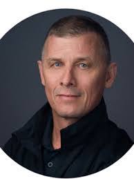 Vincent Lorenz's Instagram, Twitter & Facebook