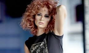 Γεννήθηκε και μεγάλωσε στα ιωάννινα. Aggelikh Lamprh 8a H8ela Na 3ana Kanw Thleorash Gossip Tv Gr