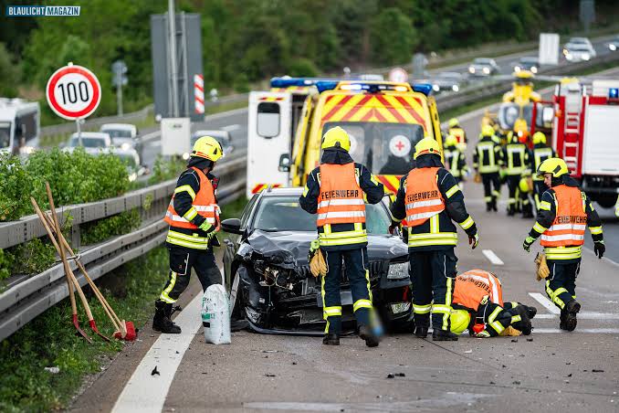 Vollsperrung nach schwerem Unfall auf der A4 bei Hermsdorf –  Blaulicht-Magazin.net