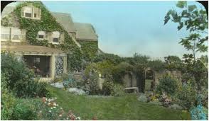 Drew barrymore, jessica lange, jeanne tripplehorn and others. Little Edie Jackie Kennedy S Cousin Lived 20 Years In A Mansion Isolated From The World
