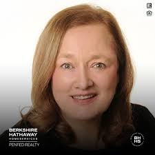 Congratulations Beth Kenney 🌟🌟🌟🌟🌟 for achieving the Leading Edge award  level for her incredible 2023 real estate production! 🔥🔥🔥🔥 She is  within the top 8% of agents in the ENTIRE BHHS network!