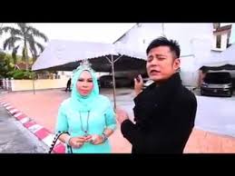 Rumah mewah datuk seri vida khabarnya bernilai hampir 20 juta dan pengasas produk kecantikan dan kesihatan ini mempunyai sebanyak 17 koleksi rumah di ipoh, perak. Rumah Dato Vida Beauty Yang Bernilai Rm 22 Juta Youtube