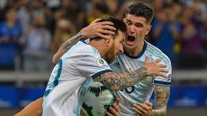 Y lionel messi, en la conferencia de prensa que brindó este domingo en la previa del debut de argentina en la copa américa, dejó en claro que este certamen sudamericano en brasil es una. Seleccion Argentina Rodrigo De Paul Lo Que Me Sorprende De Messi Es Que No Erra No Los Lujos Marca Claro Argentina