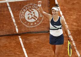 Krejčíková se siniakovou si letos zahrály finále australian open a získaly dva tituly na okruhu wta; Pj8v4l Xvypiim