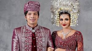 Keduanya memang sudah berencana untuk segera mendapatkan momongan, bahkan sudah konsultasi ke dokter kandungan setelah menikah awal april lalu. Aurel Hijab There Is A Mysterious Hand In Ifan Seventeen S Photo
