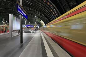 From the centre of the city, the lines run in a star shape to the outskirts of berlin and the surrounding communities. Liste Der Stationen Der S Bahn Berlin Wikipedia