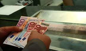 175.777 beneficiari de venit minim garantat exista, in prezent, in romania, conform money.ro, cei iar tot acest proces are ca pilon nivelul lunar al venitului minim garantat care este, conform legii 416/ 2001, de 125 lei pentru o persoana singura. Spania A Aprobat Un Venit Minim Garantat De 462 De Euro Pentru Persoanele NevoiaÈe News Romania