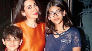 Karishma kapoor with her daughter samiera kapoor at armaan jain 39 s wedding celebration. Karisma Kapoor Reveals Her Kids Favourite Actress Is Not Her But Their Aunt Kareena Kapoor Filmibeat